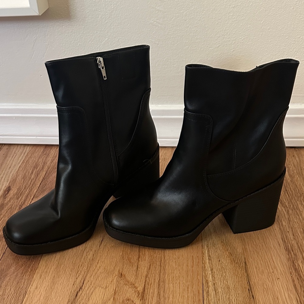 Black Ankle Boots - Picture 4 of 9